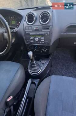 Хэтчбек Ford Fiesta 2008 в 