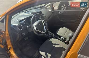 Седан Ford Fiesta 2015 в 