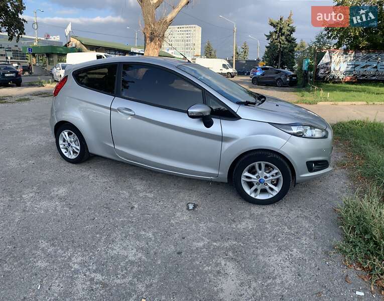 Хэтчбек Ford Fiesta 2015 в Харькове фото 2 Хэтчбек Ford Fiesta 2015 в Харькове