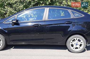 Седан Ford Fiesta 2016 в 