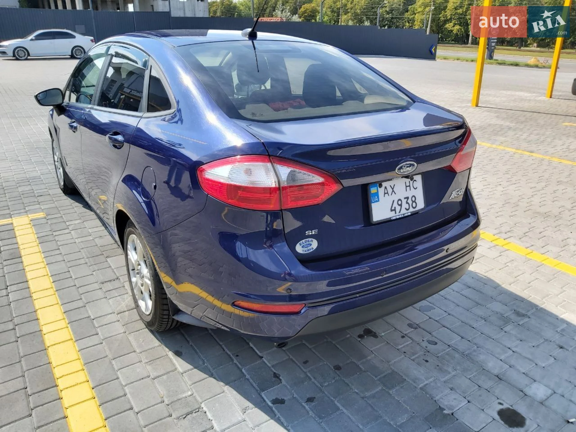 Ford Fiesta 2015 VIN 3FADP4BJ7GM103570 фото оголошення 3 з 14