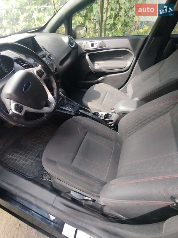 Хэтчбек Ford Fiesta 2016 в Фастове