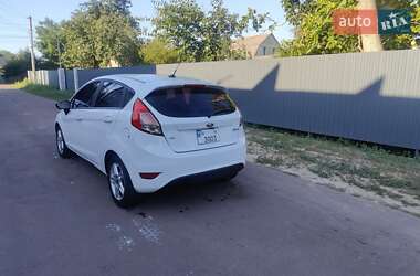 Хэтчбек Ford Fiesta 2018 в 