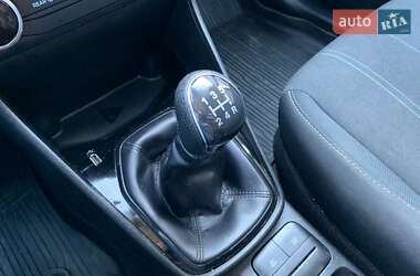 Хэтчбек Ford Fiesta 2018 в 