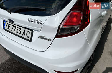 Хэтчбек Ford Fiesta 2012 в 