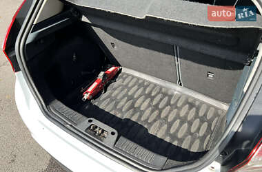 Хэтчбек Ford Fiesta 2012 в 