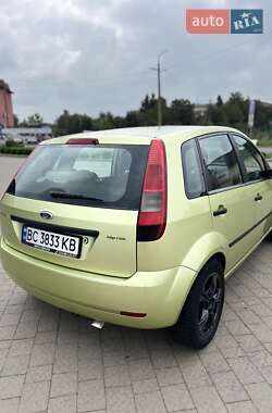 Хэтчбек Ford Fiesta 2004 в 
