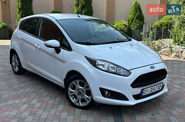 Хэтчбек Ford Fiesta 2016 в 