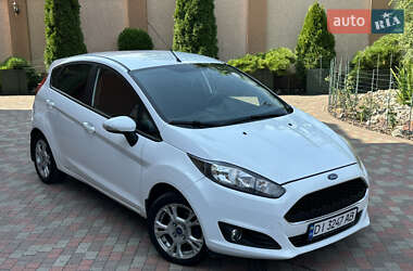 Хэтчбек Ford Fiesta 2016 в 