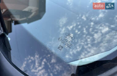 Хэтчбек Ford Fiesta 2016 в 