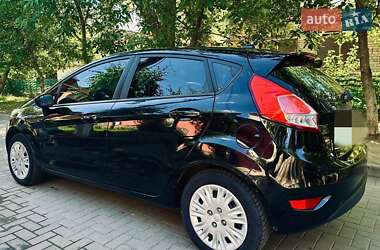 Хэтчбек Ford Fiesta 2017 в 