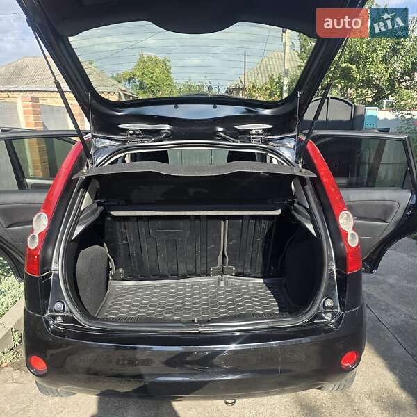 Хэтчбек Ford Fiesta 2006 в Кропивницком