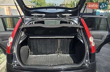 Хэтчбек Ford Fiesta 2006 в 