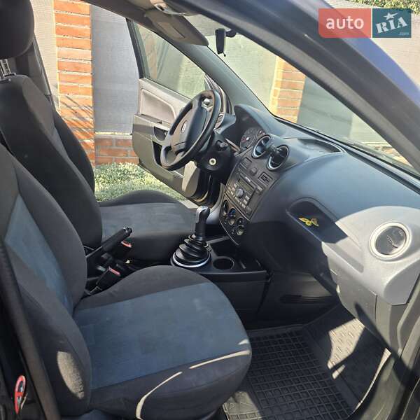 Хэтчбек Ford Fiesta 2006 в Кропивницком