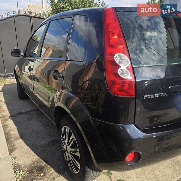 Хэтчбек Ford Fiesta 2006 в Кропивницком