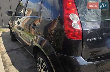 Хэтчбек Ford Fiesta 2006 в 