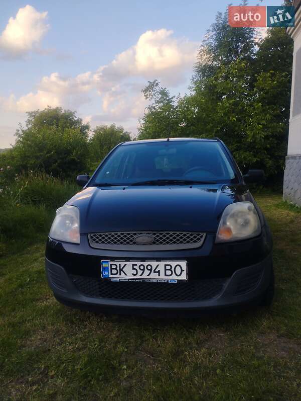 Хэтчбек Ford Fiesta 2006 в Ровно