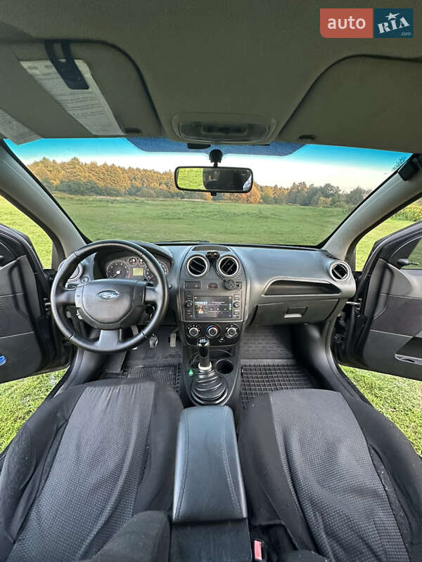 Хэтчбек Ford Fiesta 2008 в Славуте