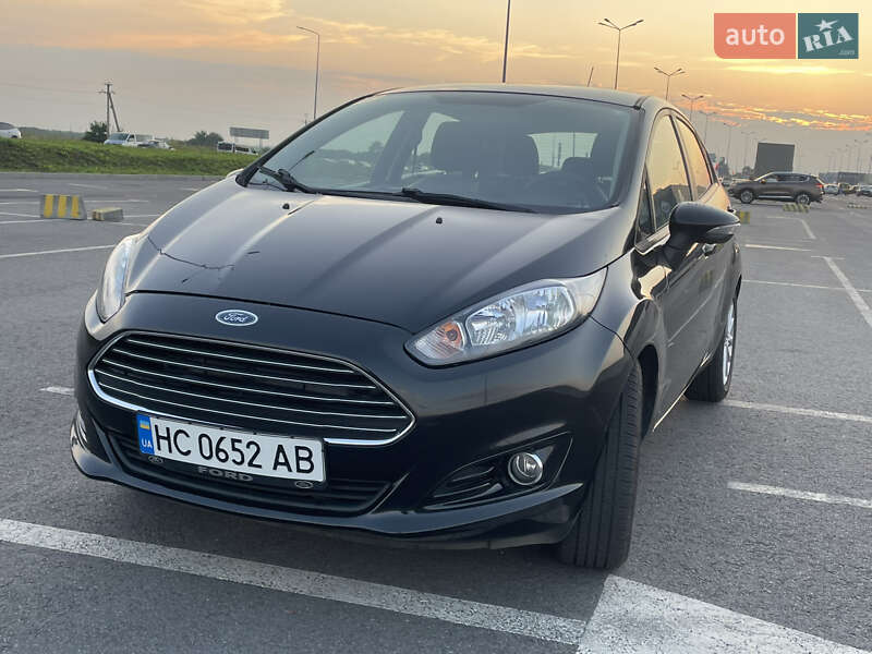 Хэтчбек Ford Fiesta 2014 в Львове