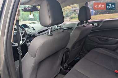 Седан Ford Fiesta 2015 в 