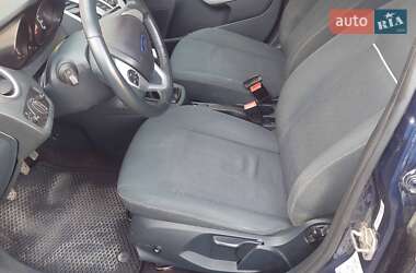 Хэтчбек Ford Fiesta 2011 в 