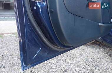 Хэтчбек Ford Fiesta 2011 в 