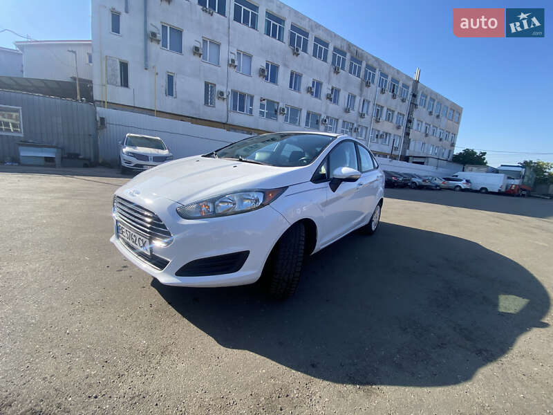 Седан Ford Fiesta 2013 в Николаеве