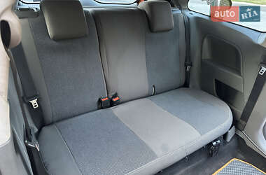 Хэтчбек Ford Fiesta 2003 в 