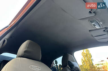 Хэтчбек Ford Fiesta 2003 в 