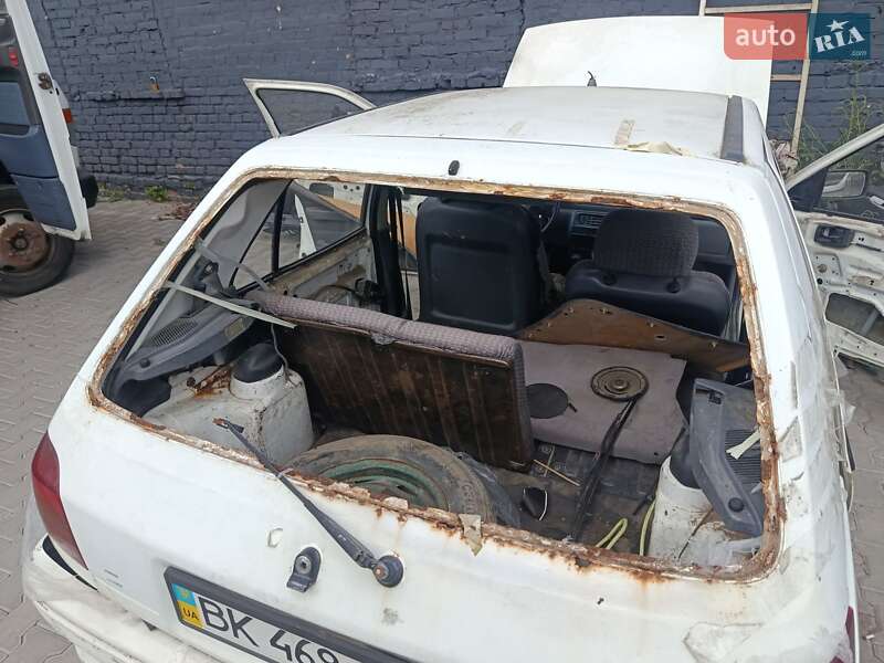 Хэтчбек Ford Fiesta 1989 в Ровно