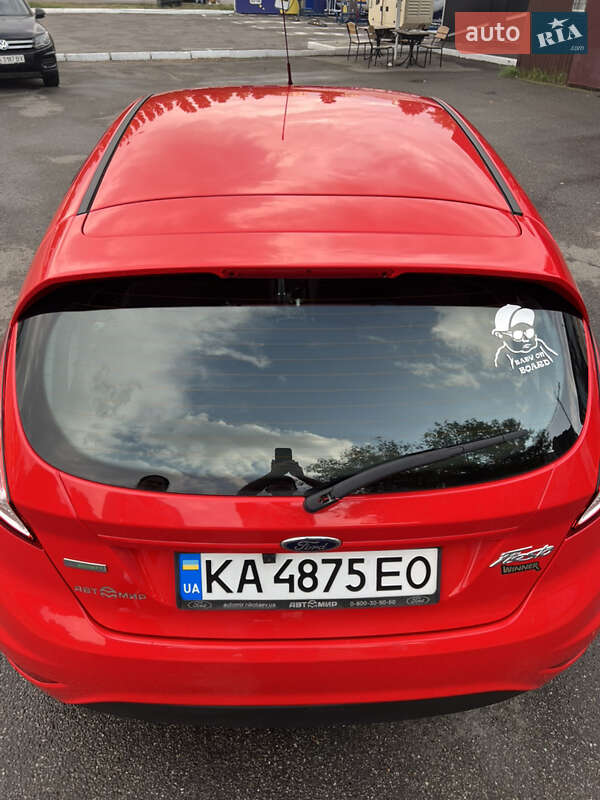 Седан Ford Fiesta 2016 в Киеве фото 2 Седан Ford Fiesta 2016 в Киеве