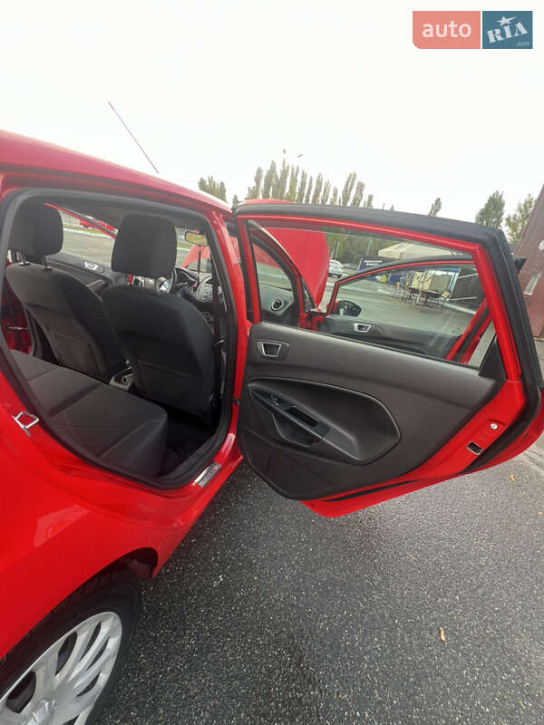 Седан Ford Fiesta 2016 в Киеве фото 20 Седан Ford Fiesta 2016 в Киеве