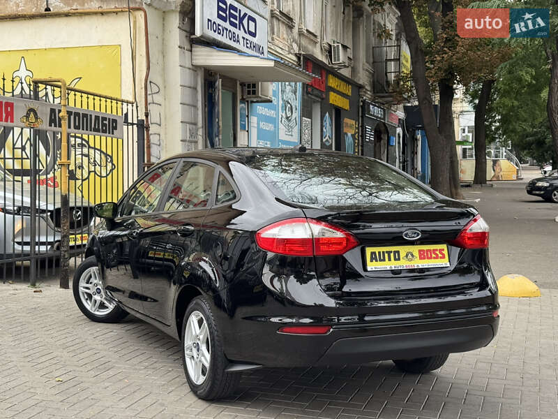 Седан Ford Fiesta 2018 в Николаеве