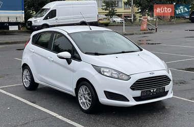 Хетчбек Ford Fiesta 2016 в Івано-Франківську