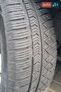 Хэтчбек Ford Fiesta 2005 в 
