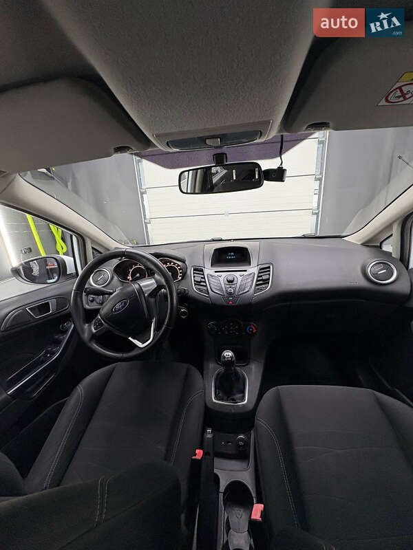 Хэтчбек Ford Fiesta 2014 в Виннице