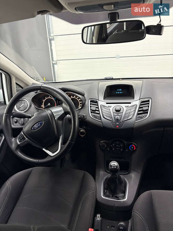 Хэтчбек Ford Fiesta 2014 в Виннице