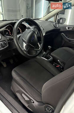 Хэтчбек Ford Fiesta 2014 в 