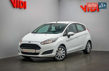 Хетчбек Ford Fiesta 2016 в Києві