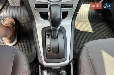 Хэтчбек Ford Fiesta 2017 в 