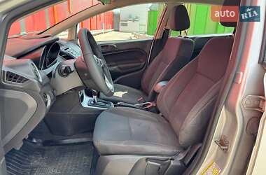 Хэтчбек Ford Fiesta 2017 в 