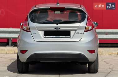 Хэтчбек Ford Fiesta 2017 в 