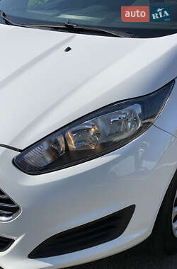 Хэтчбек Ford Fiesta 2013 в 
