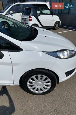 Хэтчбек Ford Fiesta 2013 в 