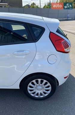 Хэтчбек Ford Fiesta 2013 в 