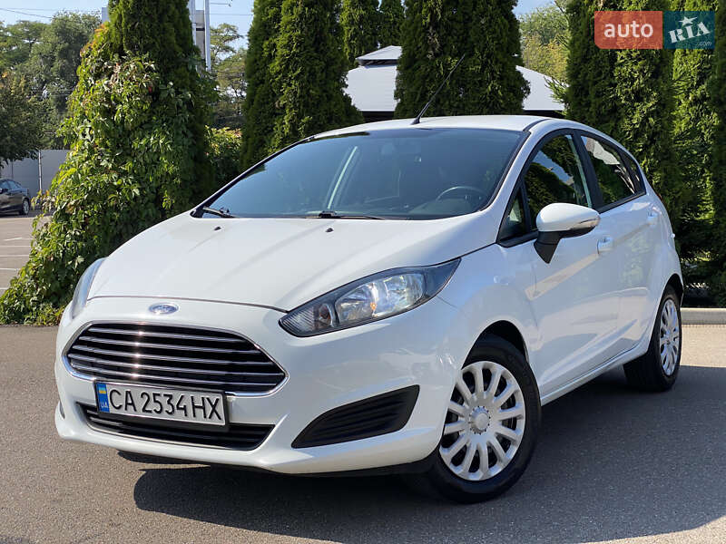 Хэтчбек Ford Fiesta 2013 в 