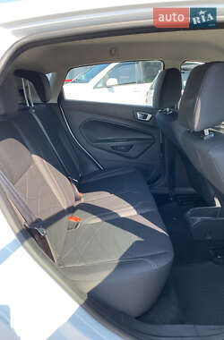 Хэтчбек Ford Fiesta 2013 в 