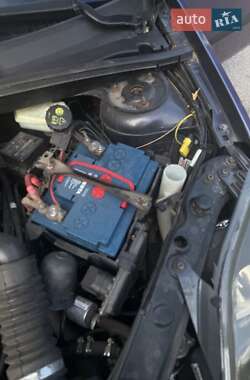 Хэтчбек Ford Fiesta 2006 в 