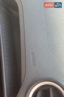 Хэтчбек Ford Fiesta 2006 в 