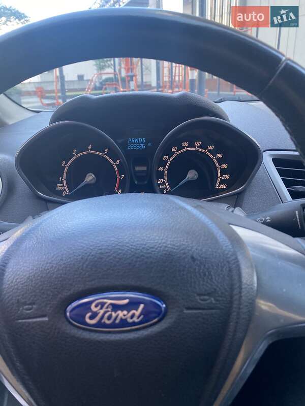 Хетчбек Ford Fiesta 2013 в Києві